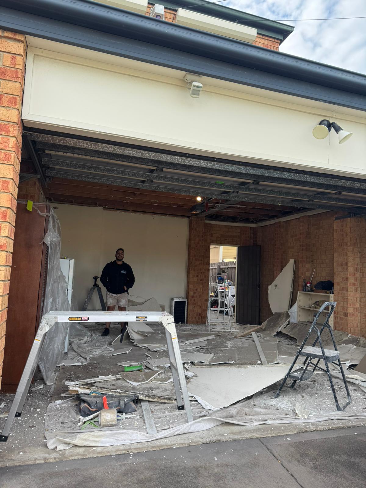 Fire-retardant protective coating work on an interior wall in Melbourne